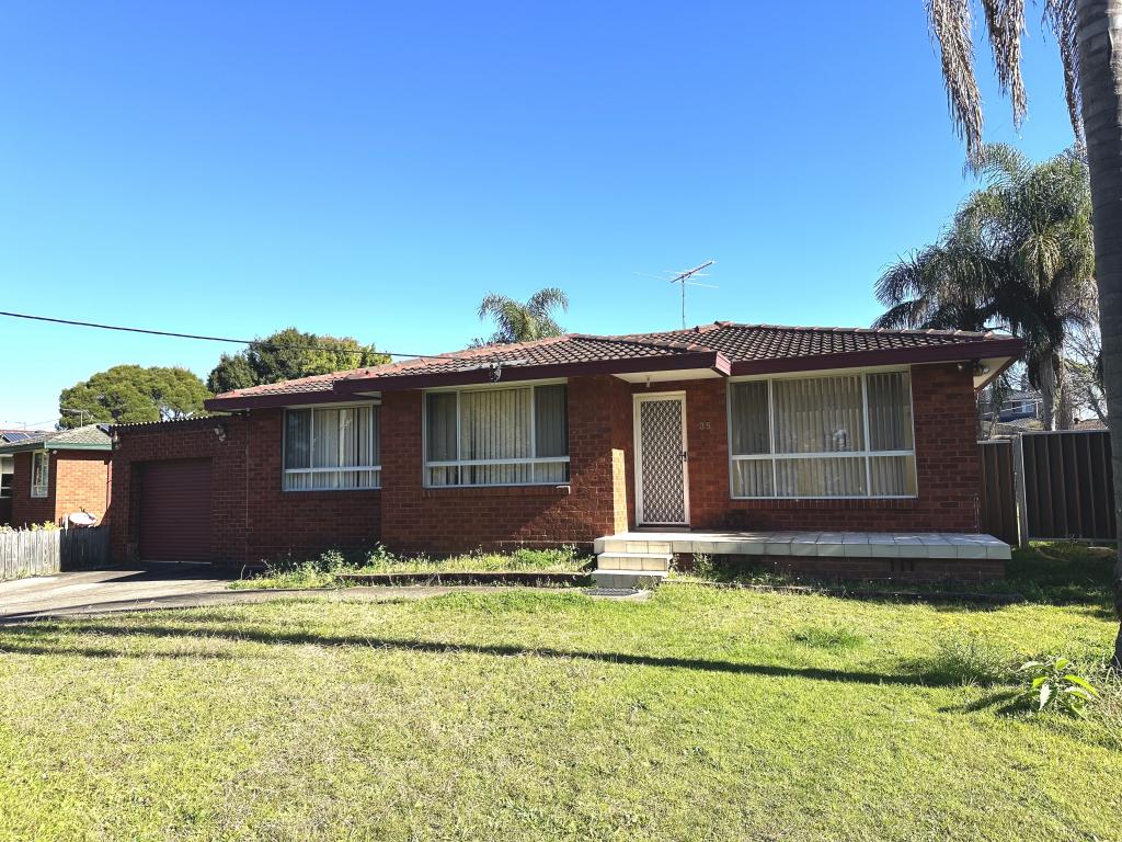 35 Bombala St, Pendle Hill, NSW 2145