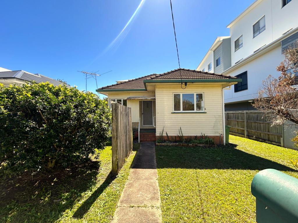 4 Manley St, Redcliffe, QLD 4020