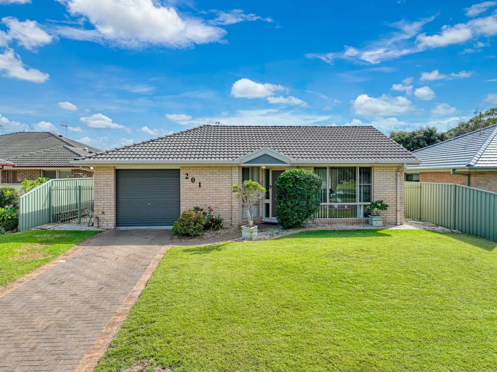 201 Rocky Point Rd, Fingal Bay, NSW 2315