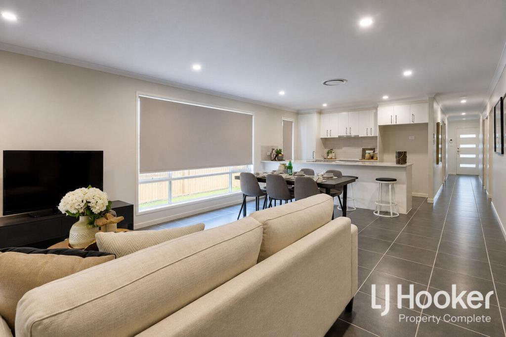 70 Rural St, Park Ridge, QLD 4125