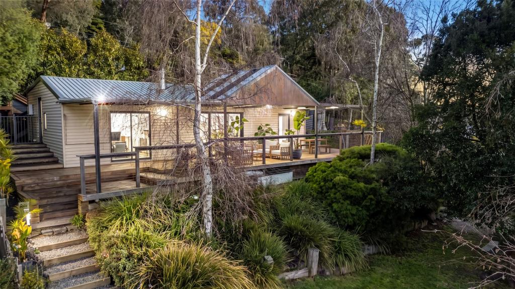 17 Old Forest Rd, The Basin, VIC 3154