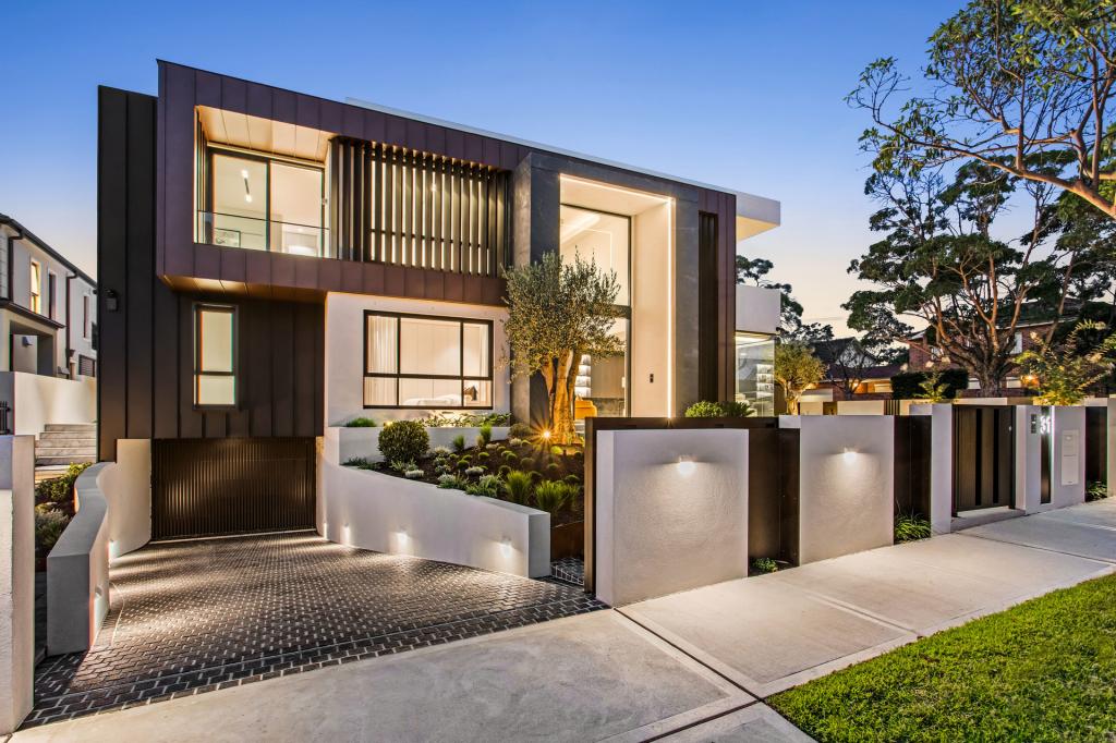 31 NEWTON RD, STRATHFIELD, NSW 2135