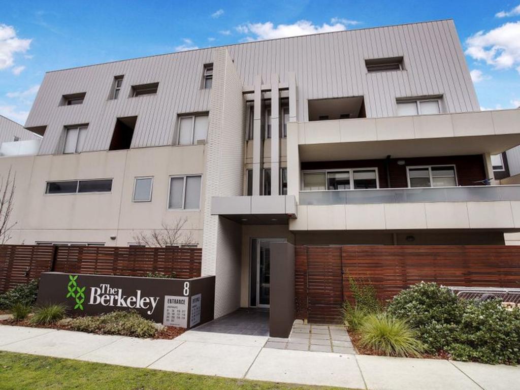 309/8 BERKELEY ST, DONCASTER, VIC 3108