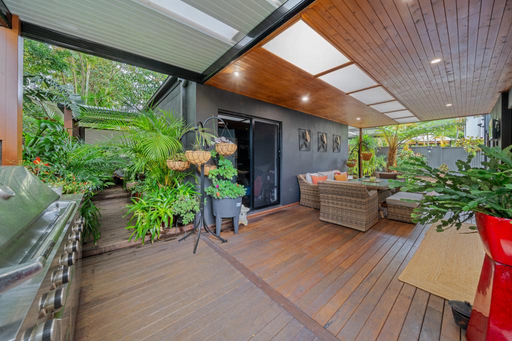 2/13 Wynflo St, Labrador, QLD 4215