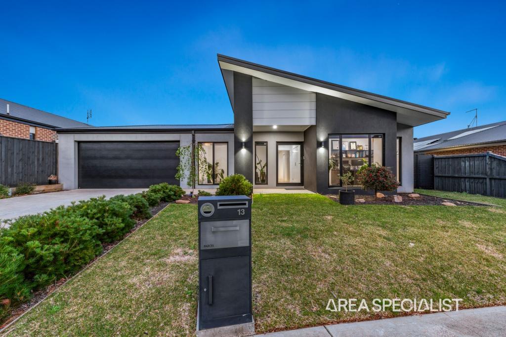 13 Red Jacket Dr, Warragul, VIC 3820