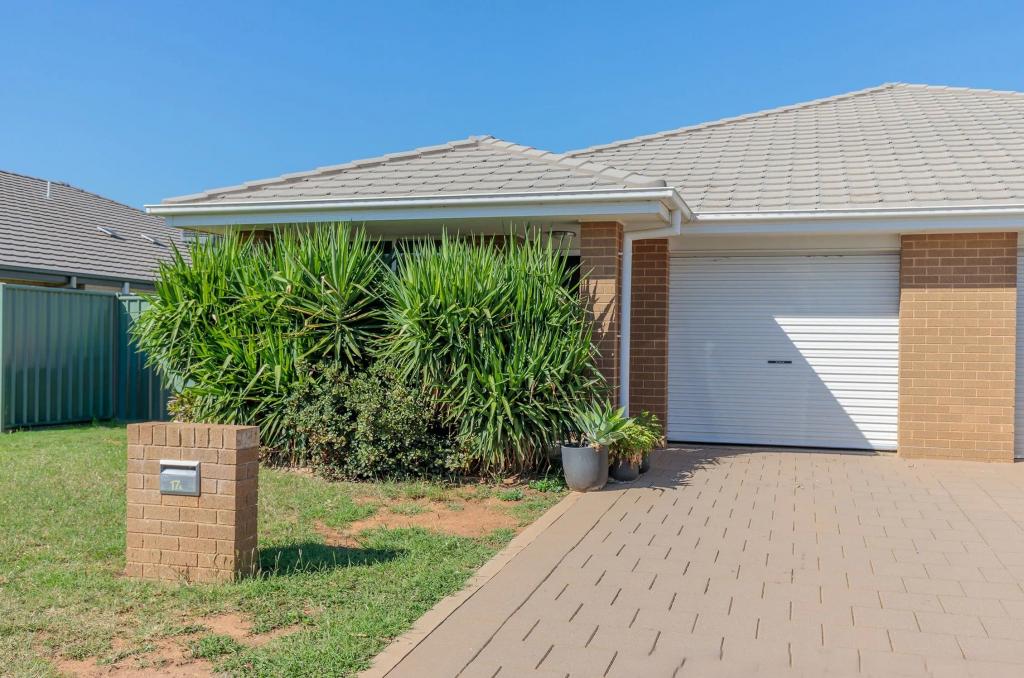 17a Magnolia Bvd, Dubbo, NSW 2830