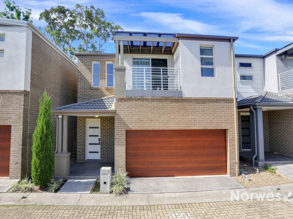 7 CLUBSIDE DR, NORWEST, NSW 2153