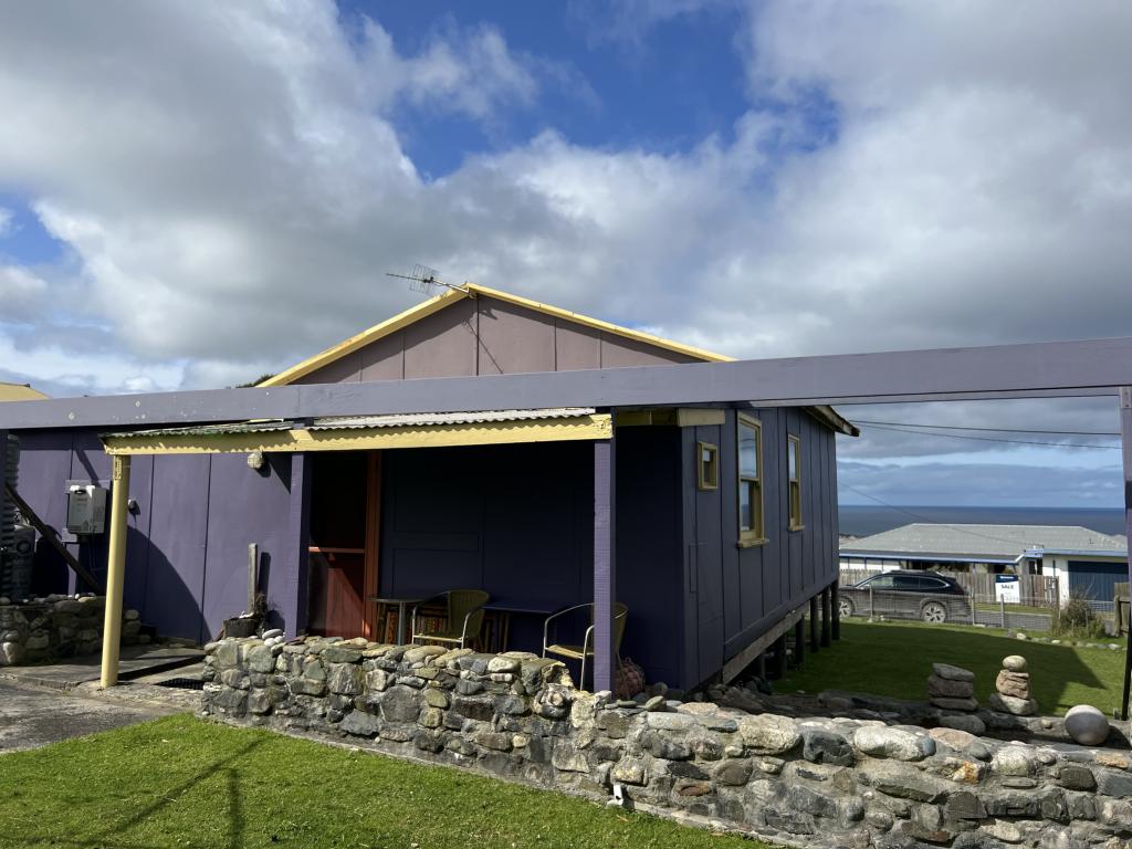 13 Myrtle St, Grassy, TAS 7256