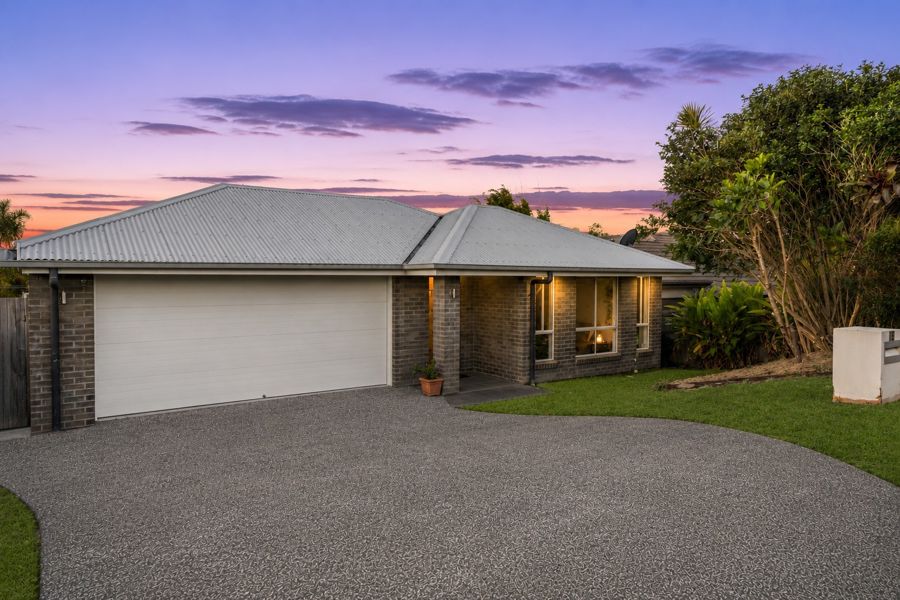 15 Cooleroo Cres, Southport, QLD 4215