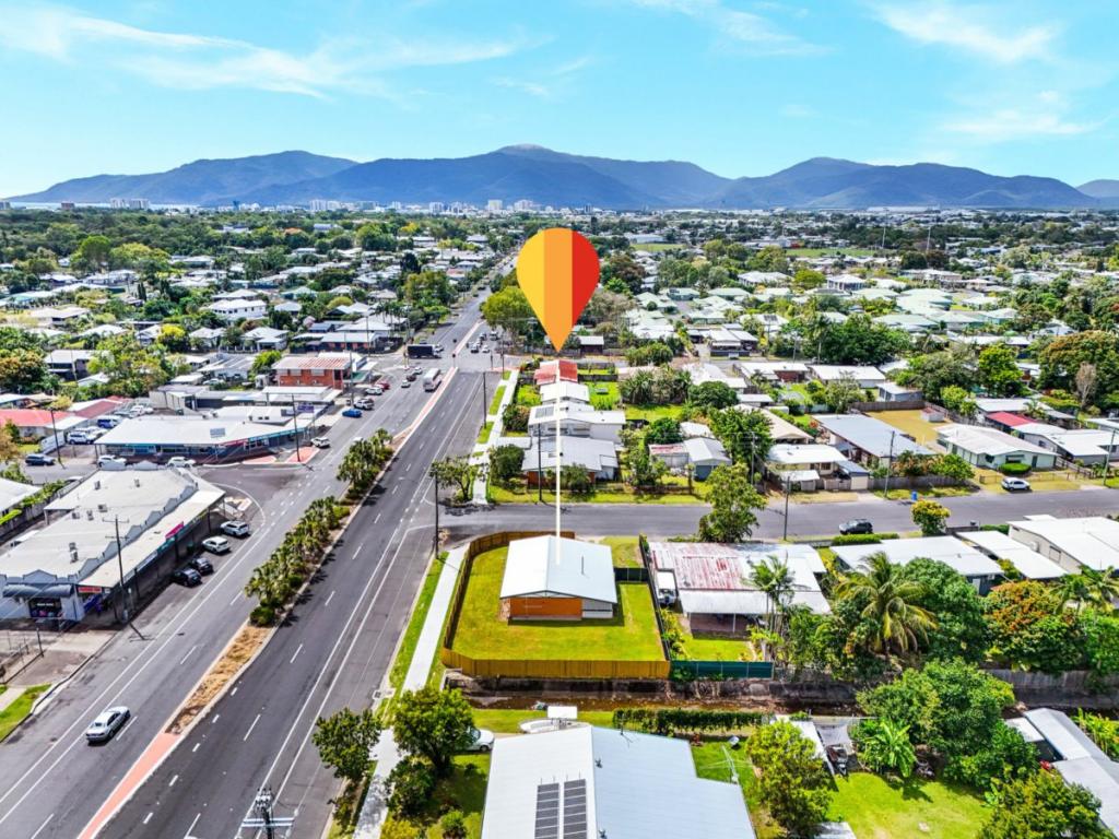 119-121 HOARE ST, MANUNDA, QLD 4870