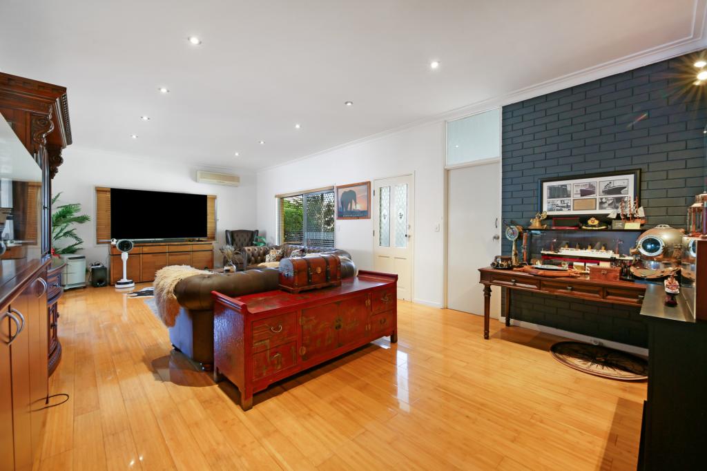 36 Nyora St, Southport, QLD 4215