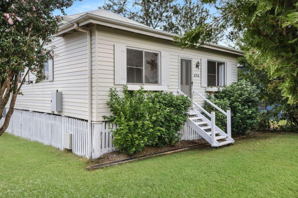 275 James St, Newtown, QLD 4350