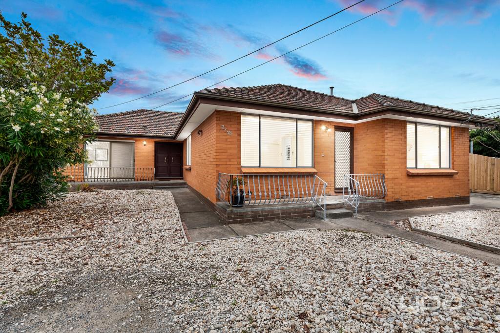 13 Stradbroke Dr, St Albans, VIC 3021