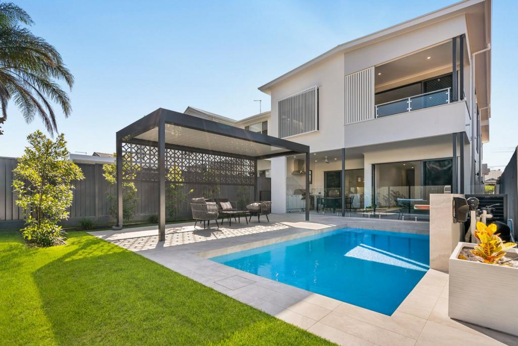 9 Osbourne St, Scarborough, QLD 4020