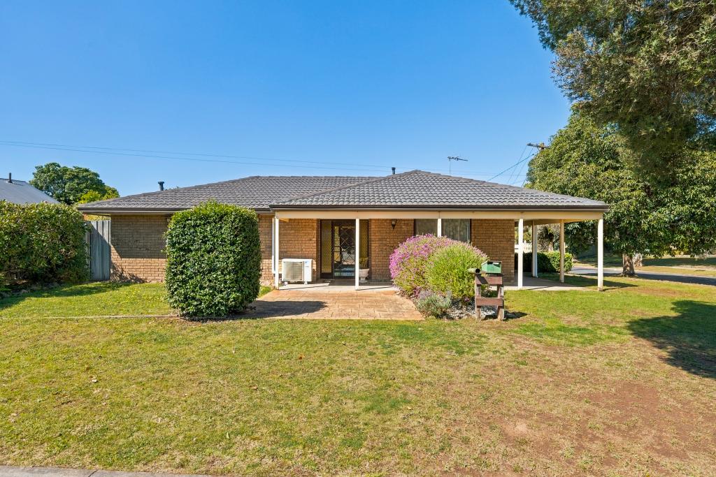 37 Alameda Dr, Sale, VIC 3850