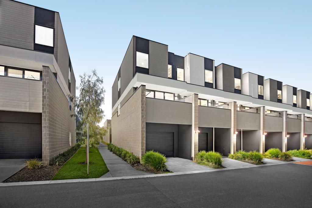 33 Amara Cct, Oakleigh South, VIC 3167