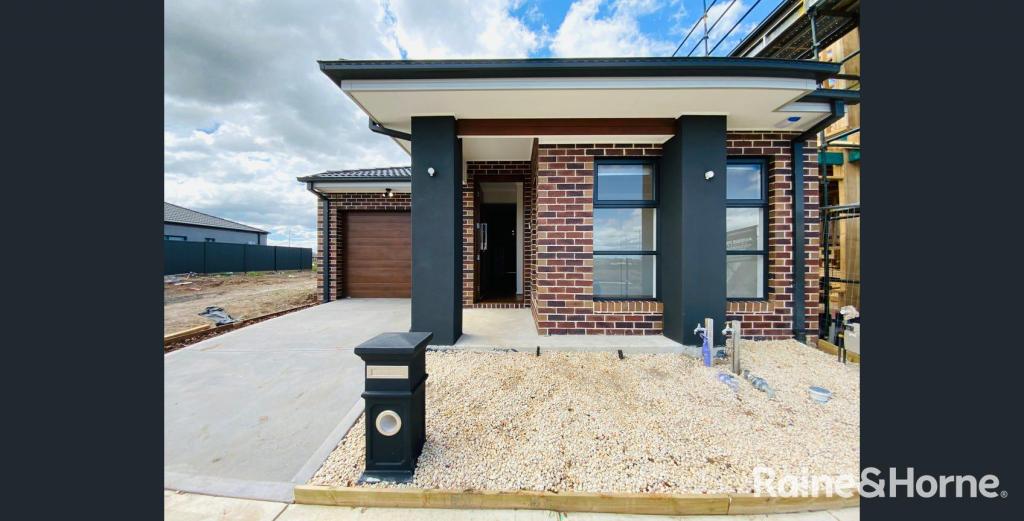 35 RIVELLA CCT, TARNEIT, VIC 3029