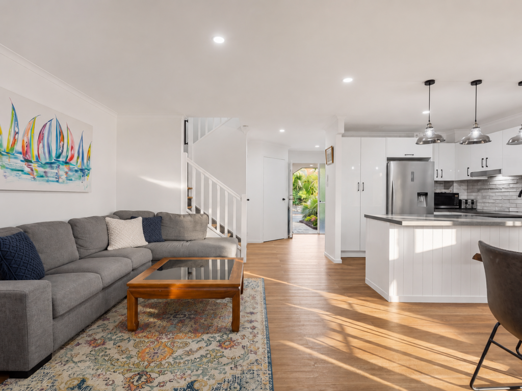 13/102 Alexander Dr, Highland Park, QLD 4211