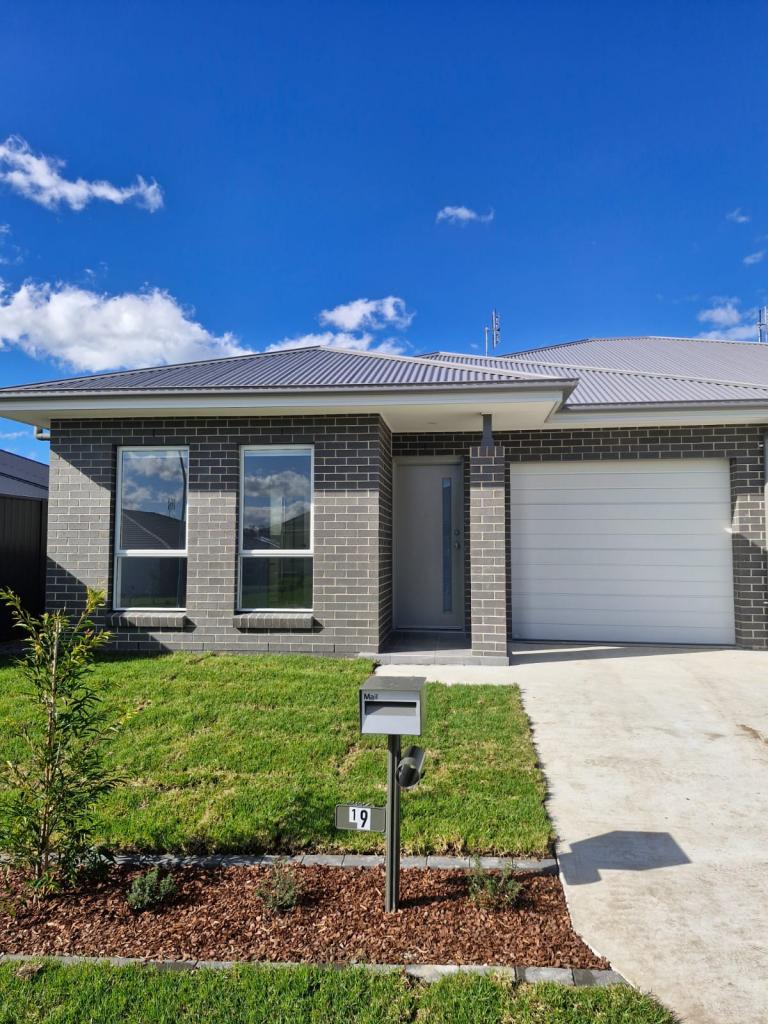 1/9 MILLHOUSE CL, FARLEY, NSW 2320