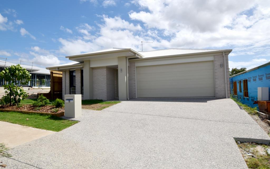 15 Odette Rd, Clinton, QLD 4680