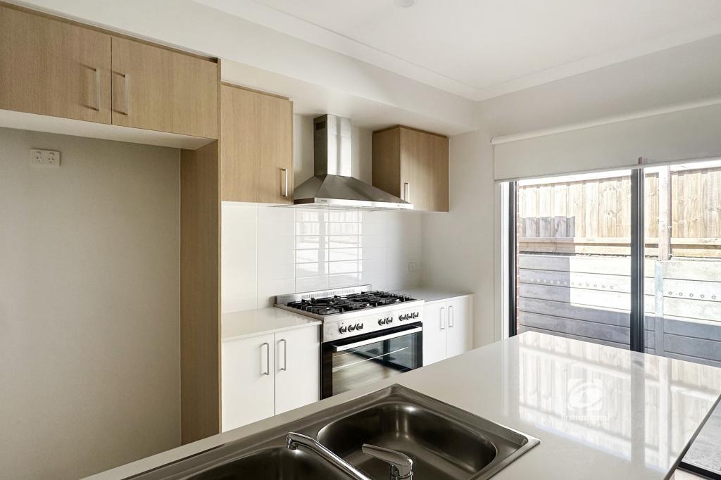 24 Bottlebrush Way, Lucknow, VIC 3875