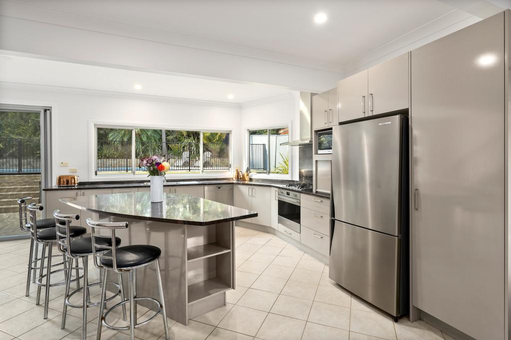 18 Nioka Ave, Keiraville, NSW 2500