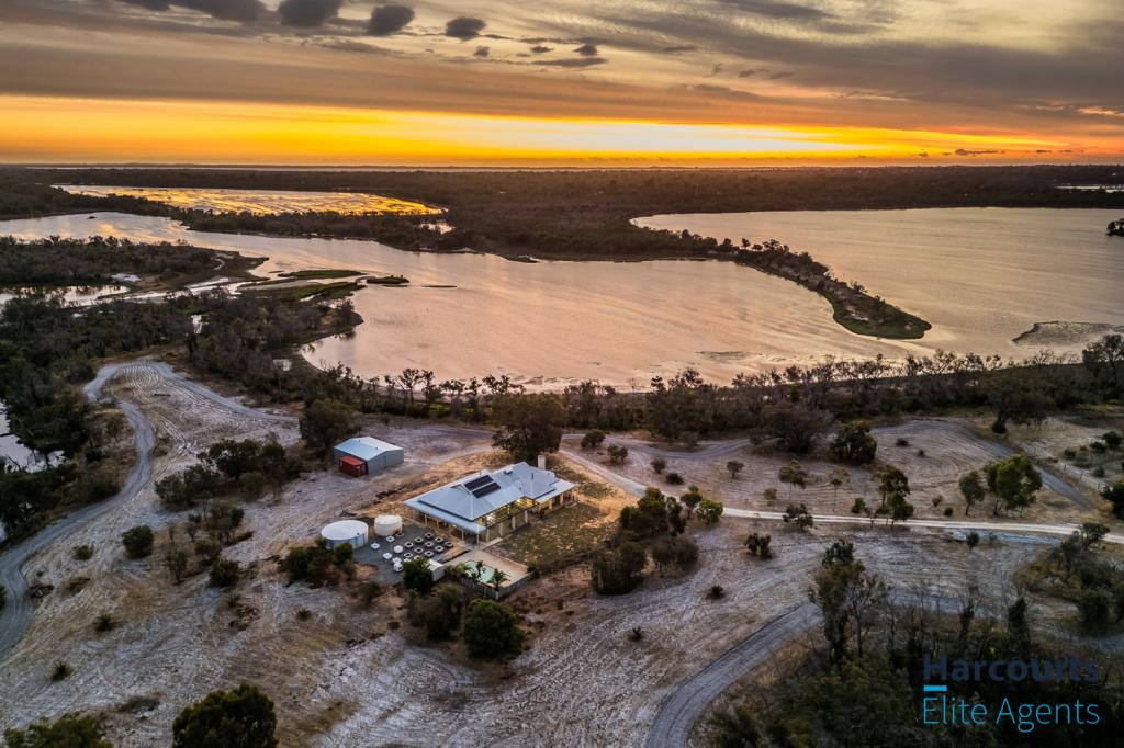 135 Shenton Rd, Barragup, WA 6209