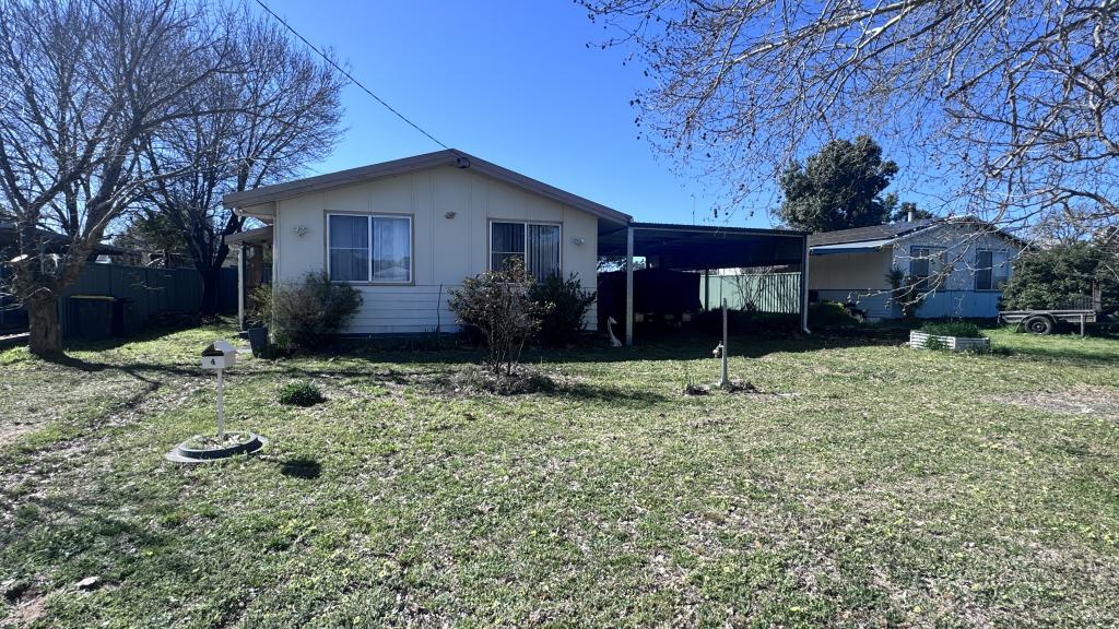 4 NORMAN ST, BINNAWAY, NSW 2395