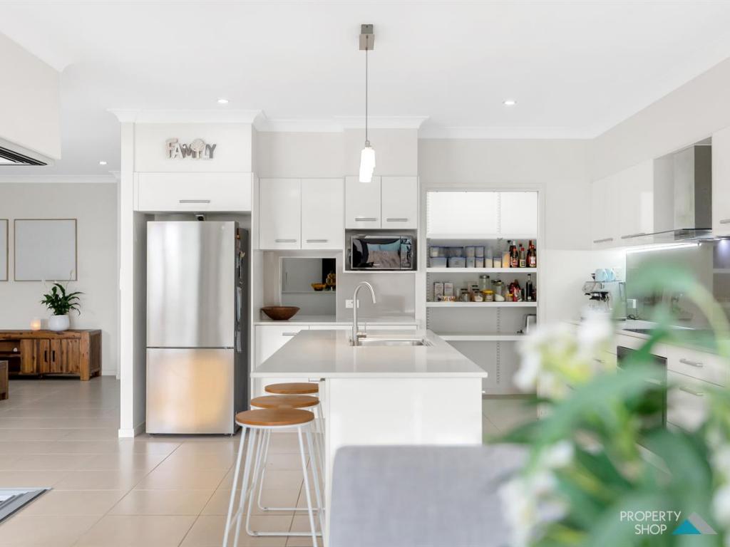 17 Munburra Pde, Smithfield, QLD 4878
