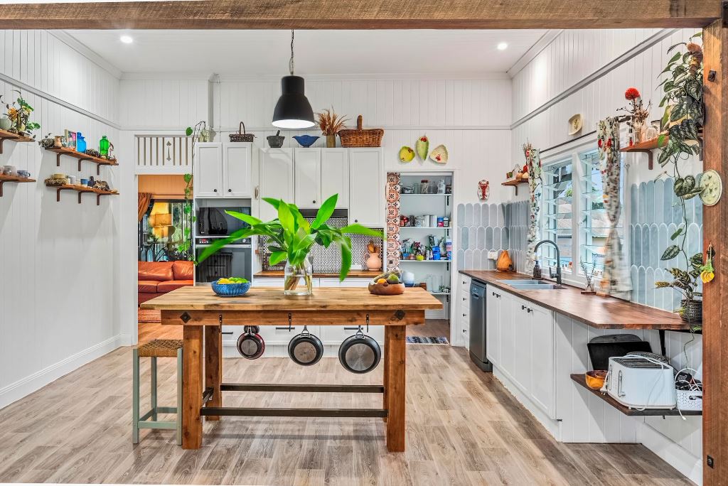 57 COONOWRIN RD, GLASS HOUSE MOUNTAINS, QLD 4518