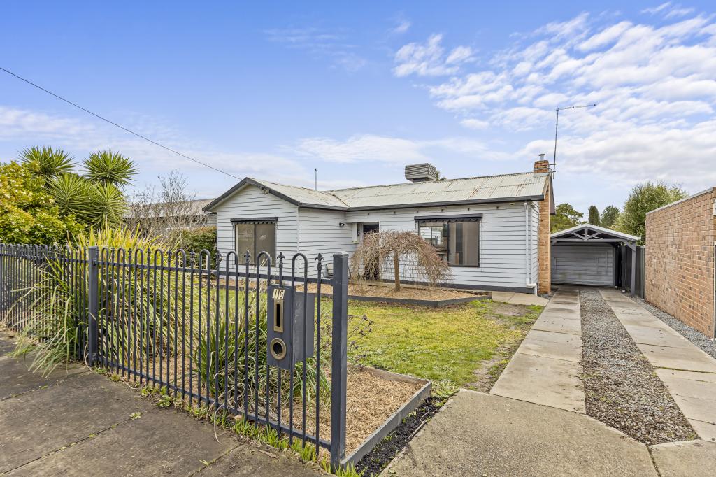16 Clarke St, Ararat, VIC 3377