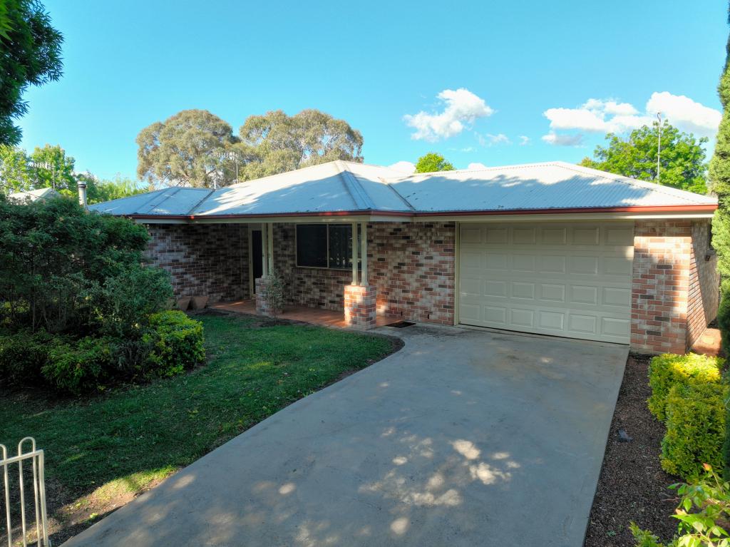 49 GREY ST, GLEN INNES, NSW 2370