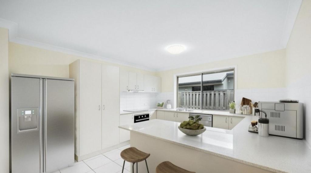 64 Newport Pde, Blacks Beach, QLD 4740