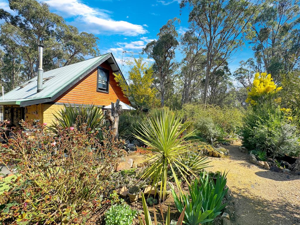 10 Kooda Rd, Invergowrie, NSW 2350