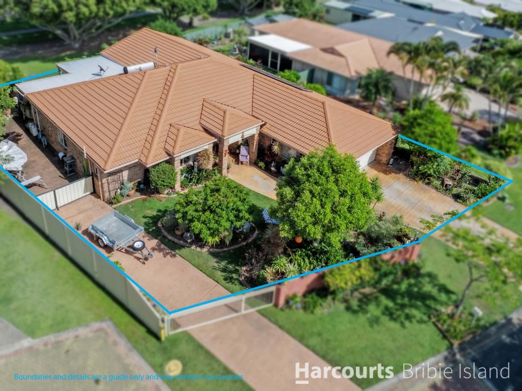 18 Albert Pl, Sandstone Point, QLD 4511