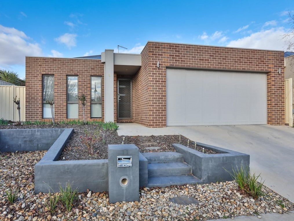 11 MIRAGE DR, MILDURA, VIC 3500