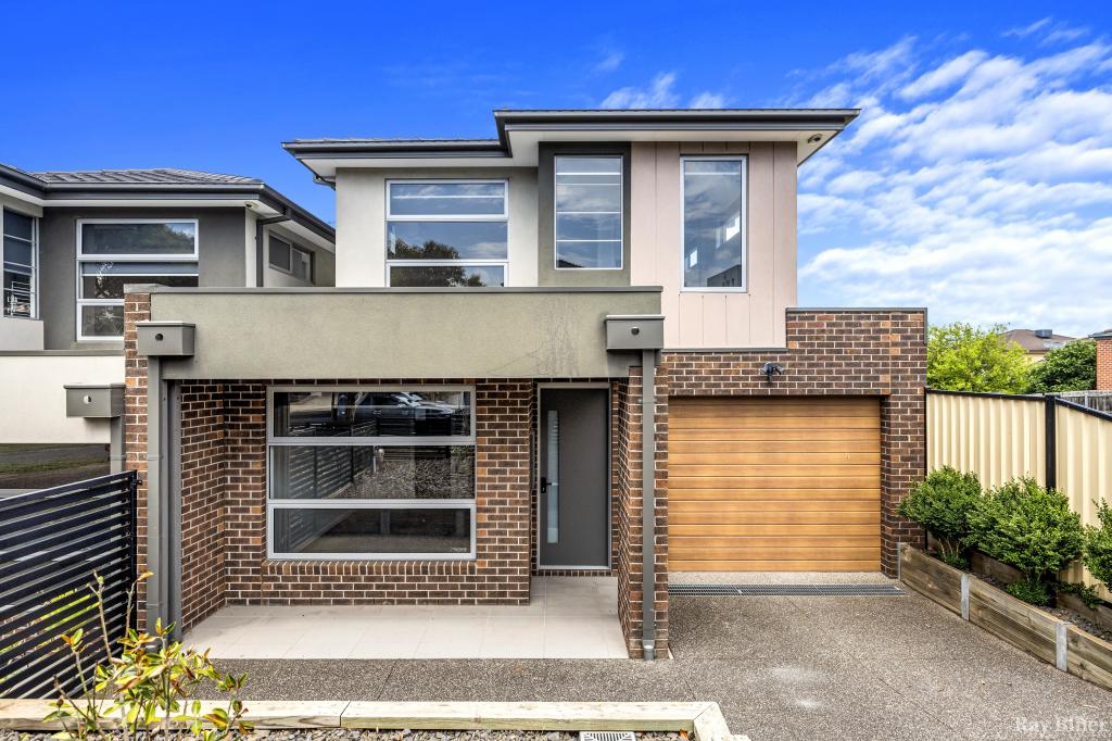 17a Kinloch Gr, Greenvale, VIC 3059