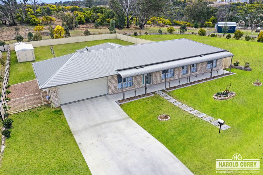 23 Parkes Dr, Tenterfield, NSW 2372