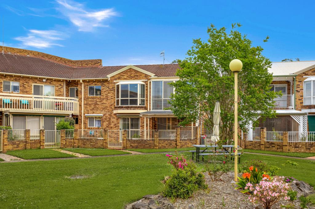 111/15 LORRAINE AVE, BERKELEY VALE, NSW 2261