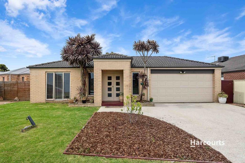 8 Azure Ct, Pakenham, VIC 3810