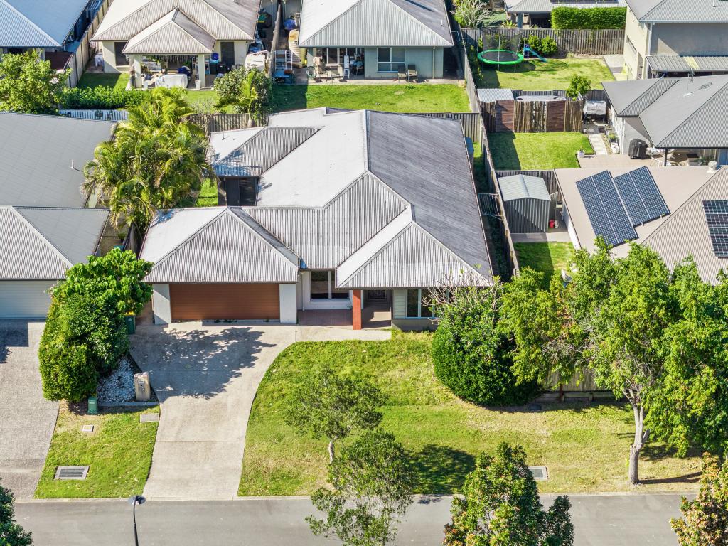 52 PLANTATION CRES, MAUDSLAND, QLD 4210