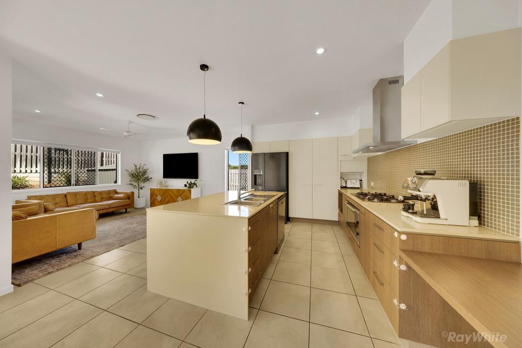 8 Cornforth Cres, Kirkwood, QLD 4680