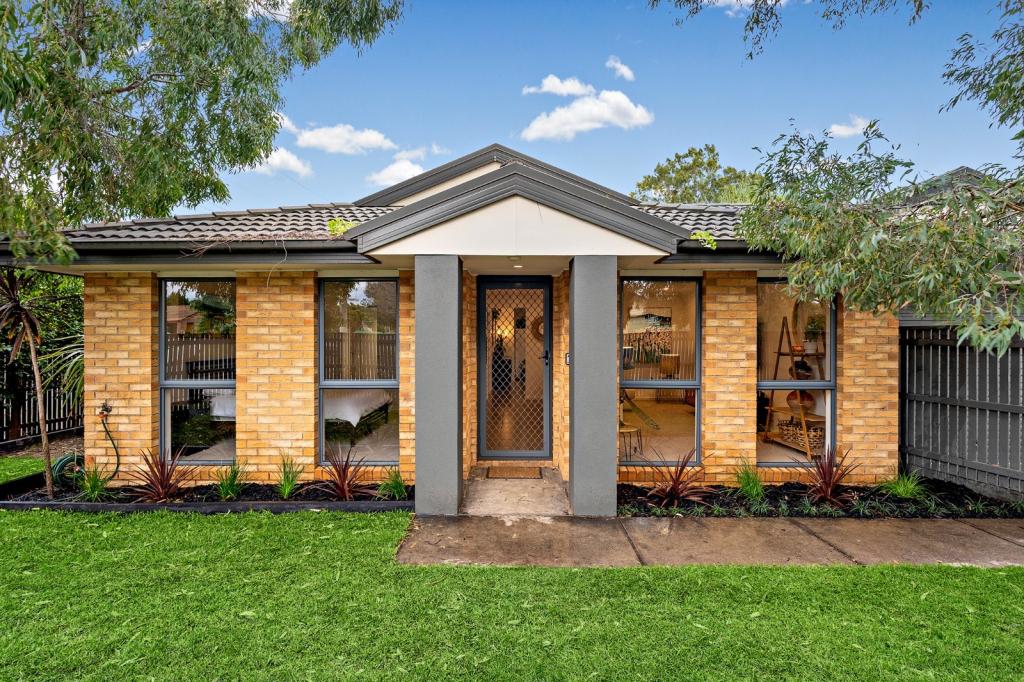 8 Madden St, Seaford, VIC 3198