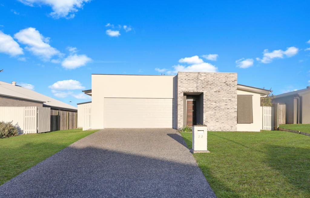22 Waugh St, Urangan, QLD 4655