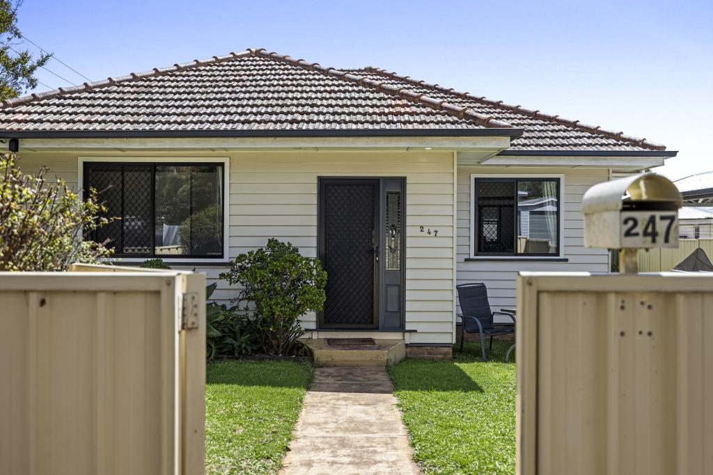 247 Campbell St, Newtown, QLD 4350
