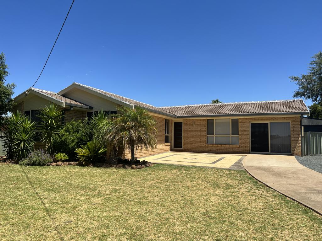 55 Medlyn St, Parkes, NSW 2870