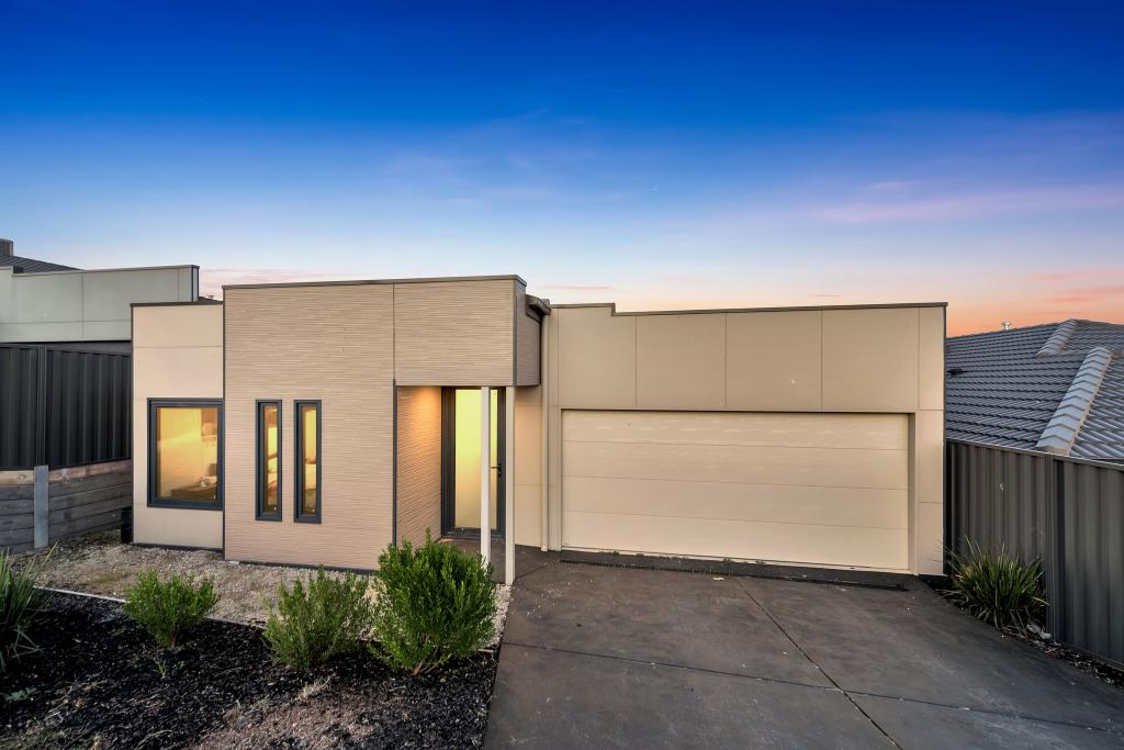 8 Corvara Way, Pakenham, VIC 3810