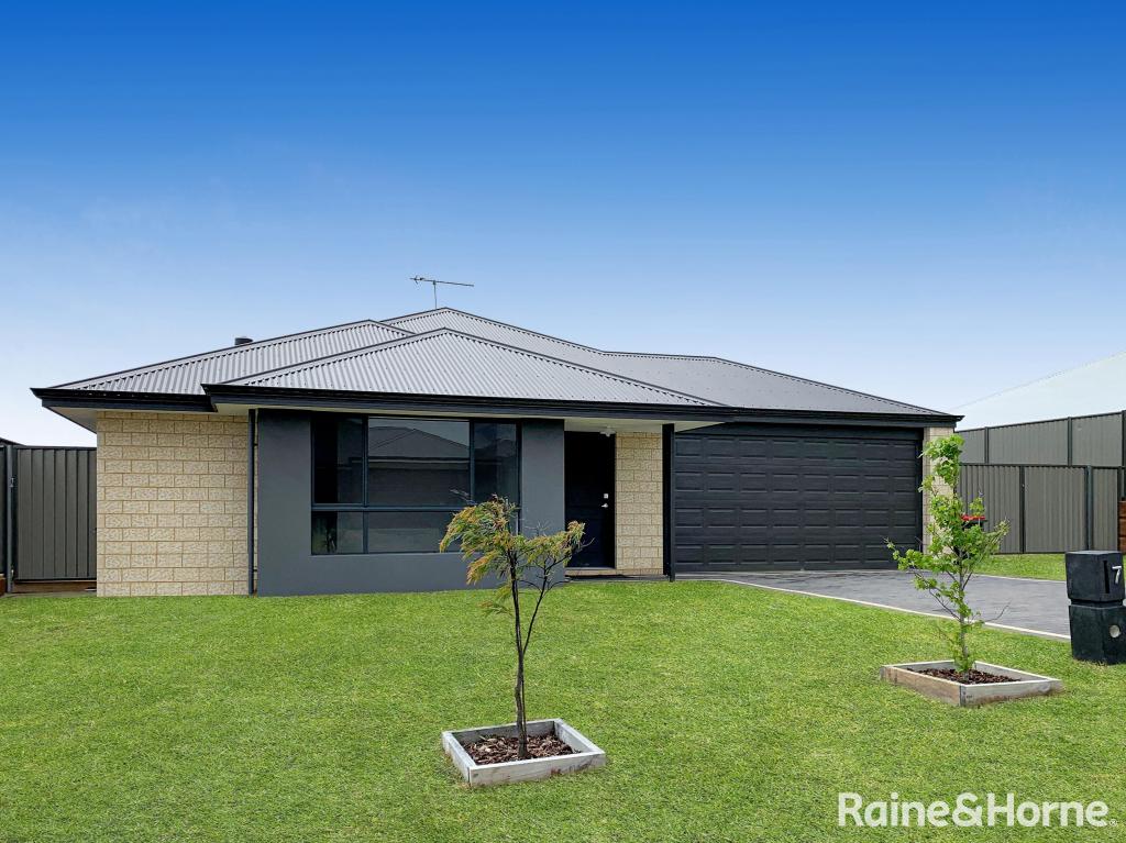 7 Karroo Vsta, Bayonet Head, WA 6330