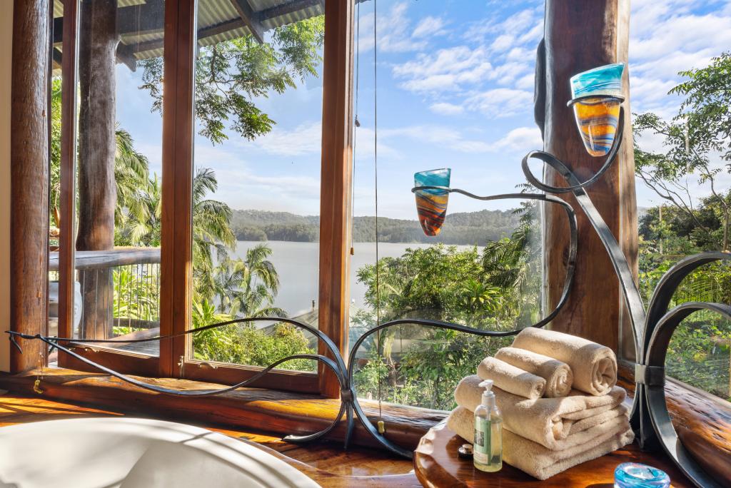 207 Narrows Rd, North Maleny, QLD 4552
