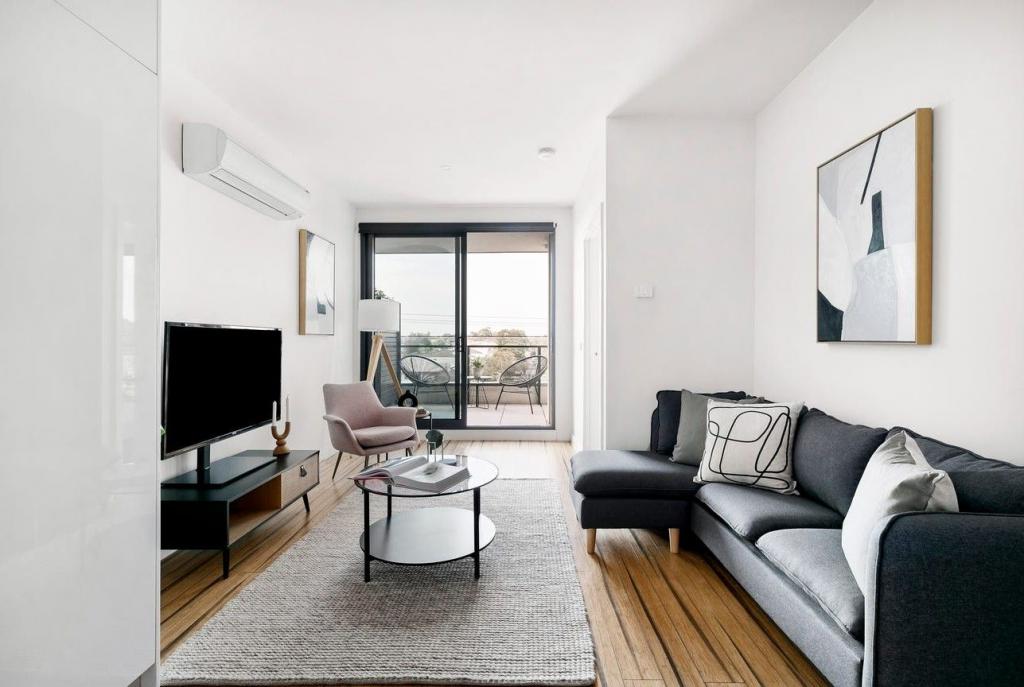 302/358 MORELAND RD, BRUNSWICK WEST, VIC 3055